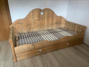 Eenpersoonsbed met logeerlade - Hart - Steigerhout beschikbaar voor biedingen