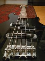 Basse 5 chordes Yamaha BB425, Musique & Instruments, Instruments à corde | Guitares | Basses, Enlèvement, Neuf