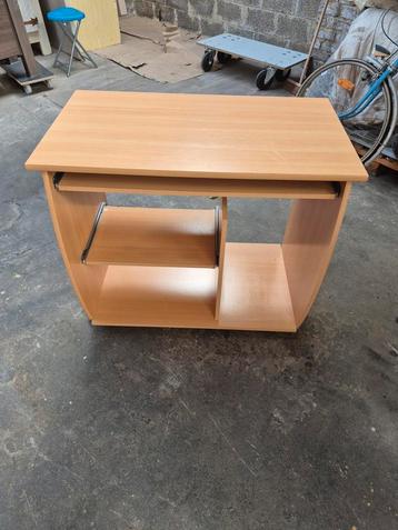 computerbureau (PRIJS 40 EURO) beschikbaar voor biedingen