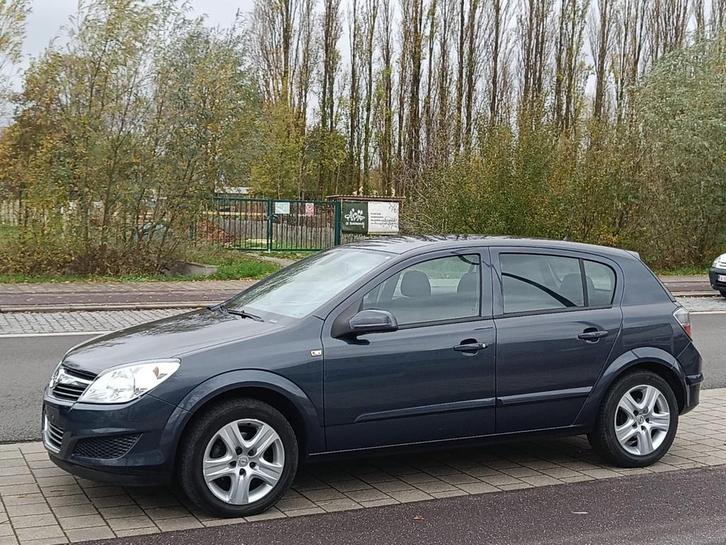Opel Astra INNOVATION EDITION 1.8 BENZINE * 2009 * 109.000KM, Auto's, Opel, Particulier, Astra, ABS, Benzine, Euro 4, Stadsauto