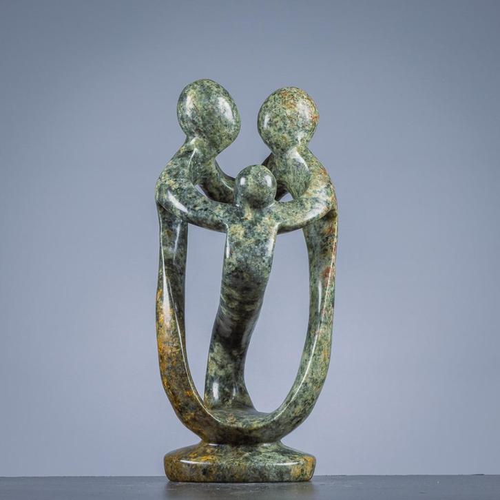 Familiebeeld met drie personen, Antiek en Kunst, Kunst | Beelden en Houtsnijwerken, Ophalen of Verzenden