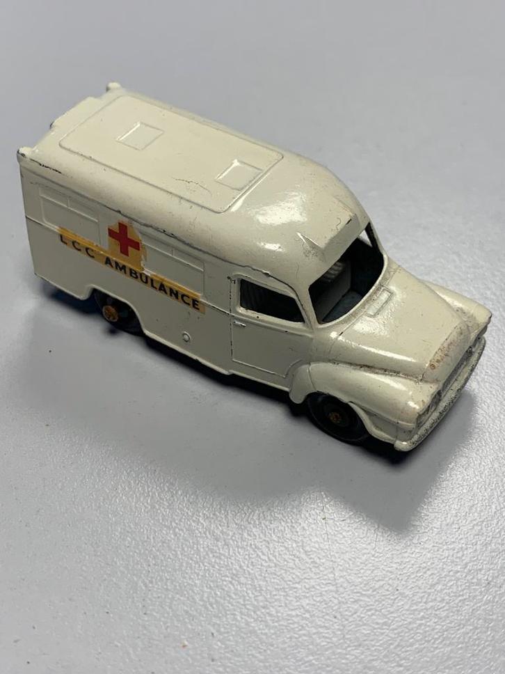 Match box by Lesney #14 Ambulance vintage, Hobby en Vrije tijd, Modelauto's | 1:87, Gebruikt, Auto, Lesney, Ophalen of Verzenden