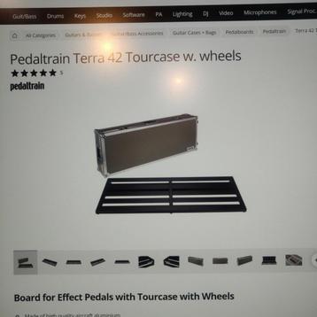 Pedaltrain, compleet,bijna niet gebruikt kleine beschadiging