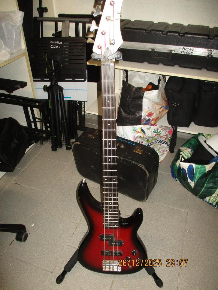 guitare basse, Musique & Instruments, Instruments à corde | Guitares | Basses, Utilisé, Électrique, Enlèvement