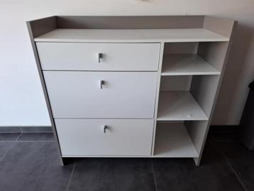 keukenkast in nette staat beschikbaar voor biedingen