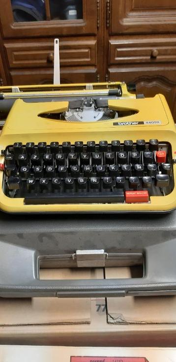 Machine à écrire Brother