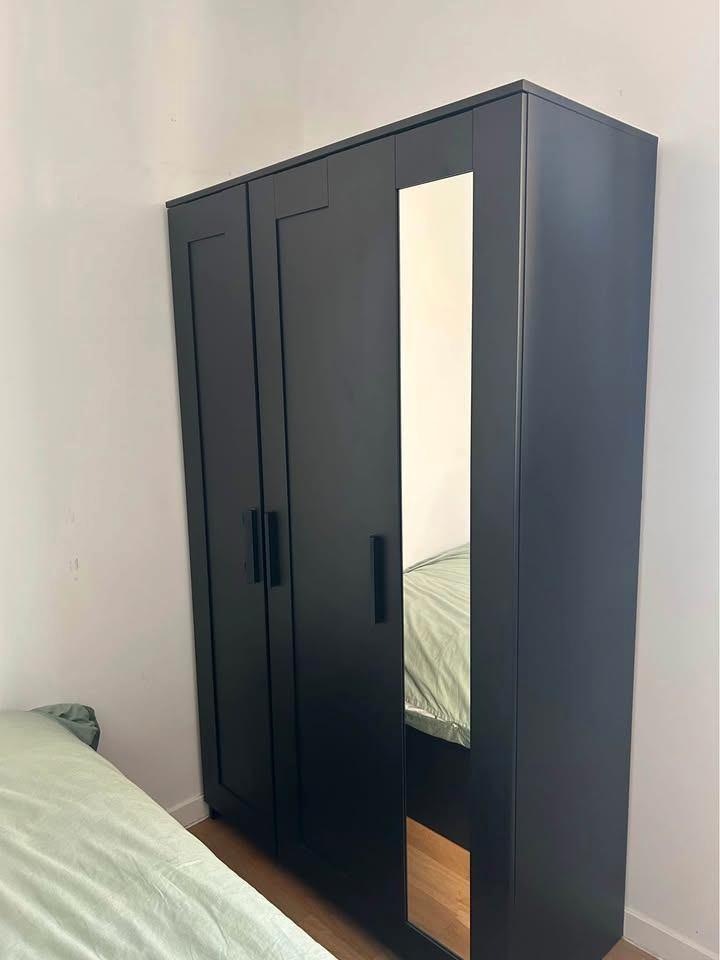 Wardrobe with mirror / Armoire avec miroir IKEA Brimnes, Huis en Inrichting, Kasten | Kleerkasten, Zo goed als nieuw, 150 tot 200 cm