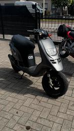 Typhoon 70cc a klasse, Fietsen en Brommers, Scooters | Piaggio, Ophalen, Zo goed als nieuw