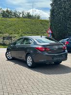Opel Astra J benzine 1.4 Turbo  Automatische, Euro 5, 4 cilinders, Parkeersensor, 5 zetels