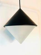 Roll&Hill Half&Half hanglamp design Jonah Takagi, Huis en Inrichting, Lampen | Hanglampen, Ophalen, Nieuw