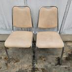 2 vintage stoelen. In goede staat. €10,- per stoel, Ophalen, Zo goed als nieuw