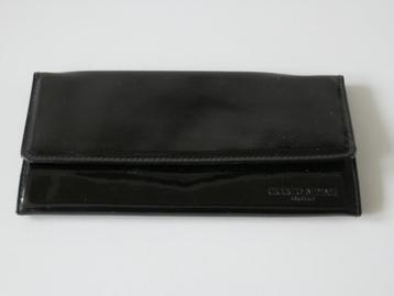 Giorgio Armani portemonnee. beschikbaar voor biedingen