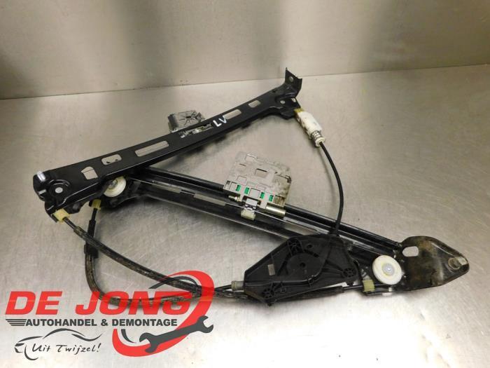 Ruitmechaniek 4Deurs links-voor van een Volkswagen Passat, Auto-onderdelen, Ruiten en Toebehoren, Volkswagen, Gebruikt, 3 maanden garantie