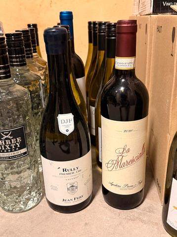 Volledig lot wijnen, champagne te koop beschikbaar voor biedingen