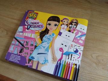Designer boek beschikbaar voor biedingen