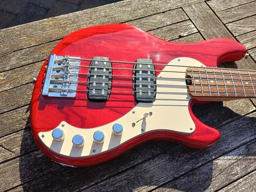 Fender American Deluxe Dimension Bass V HH Cayenne Burst, Muziek en Instrumenten, Snaarinstrumenten | Gitaren | Bas, Zo goed als nieuw