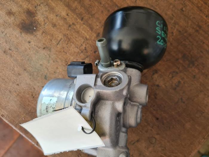 Rembekrachtiger van een Honda Civic, Auto-onderdelen, Remmen en Aandrijving, Honda, Gebruikt, 3 maanden garantie, Ophalen of Verzenden
