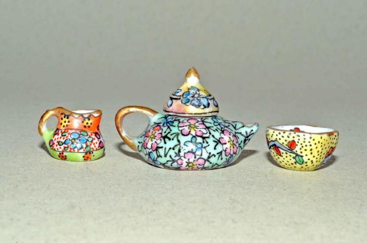 Het porselein van Desvres G. Fourmaintreaux, Antiek en Kunst, Antiek | Keramiek en Aardewerk, Verzenden