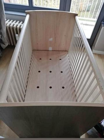 Babybedje met matras, 3 hoogtestanden beschikbaar voor biedingen