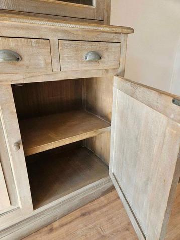 Armoire vitrine en bois naturel massif