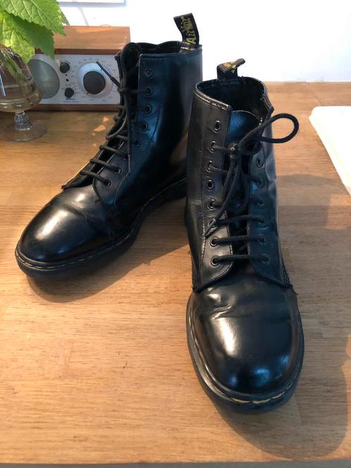 DR MARTENS  44 UK 10 BOOTS ZWART LEER 1460 MODEL MADE UK, Kleding | Heren, Schoenen, Gedragen, Boots, Zwart, Ophalen of Verzenden