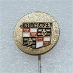 SP0707 Speldje Studebaker, Collections, Broches, Pins & Badges, Utilisé, Enlèvement ou Envoi