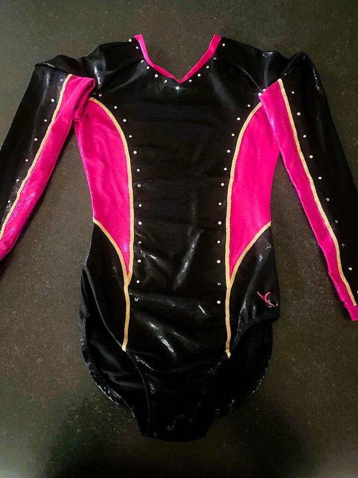 zwart roze turnpak - maat 14 jaar, Sport en Fitness, Turnen, Zo goed als nieuw, Turnpak(je), Kindermaat 146 t/m 176, Zwart, Ophalen of Verzenden