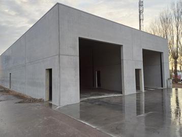 MAGAZIJN TE HUUR van 100m² te MIDDELKERKE beschikbaar voor biedingen