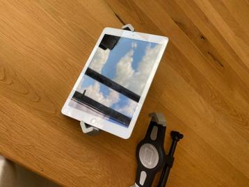 2 auto hangers voor iPad/ tablet  beschikbaar voor biedingen