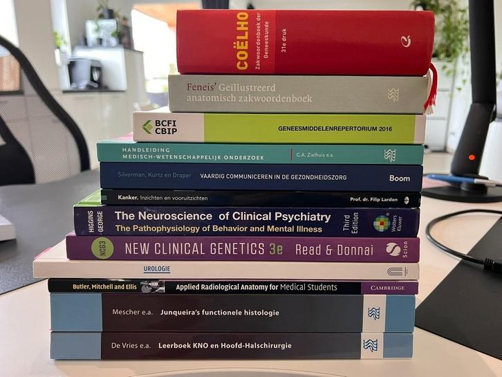 Geneeskunde studieboeken UA, Boeken, Studieboeken en Cursussen, Zo goed als nieuw, Ophalen