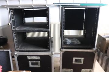 LOT DE 3 RACK IN RACK 19 POUCES 300 EURO, PC, Universel, Avec écran, Enlèvement
