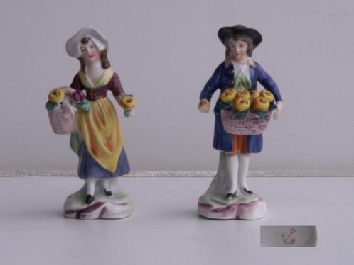 Beeldjes in porselein, pendant van 18é eeuws Old Chelsea., Antiek en Kunst, Antiek | Porselein, Ophalen of Verzenden