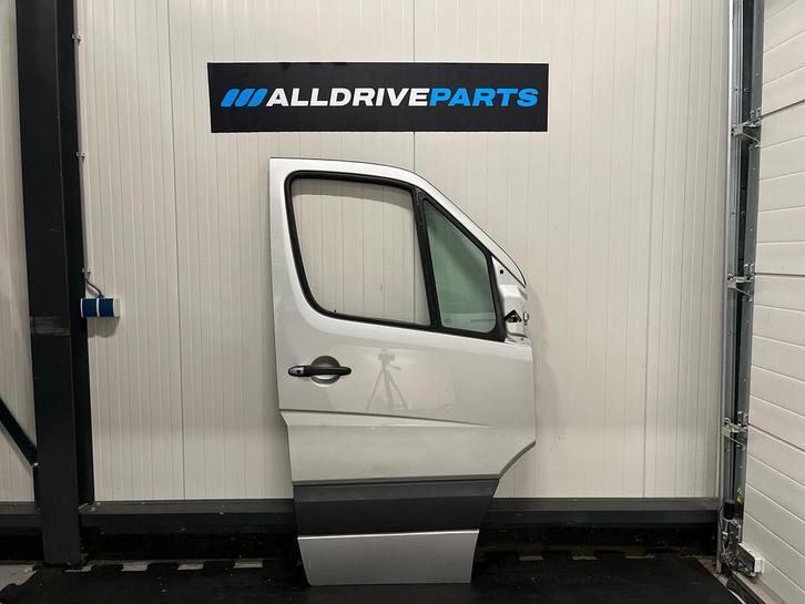 Mercedes Sprinter W906 Voorportier rechts grijs A9067200105, Auto-onderdelen, Carrosserie, Deur, Voor, Rechts, Gebruikt, Ophalen of Verzenden