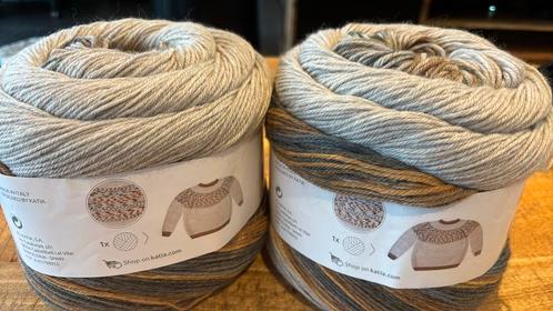 Katia Lopapeysa nr 100 lot 2 bollen 1bol=1trui, Hobby en Vrije tijd, Breien en Haken, Nieuw, Breien of Haken, Wol of Garen, Ophalen of Verzenden