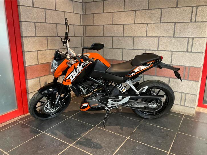 KTM Duke 125 tweedehands uit het jaar 2016, Motoren, Motoren | KTM, Particulier, Ophalen
