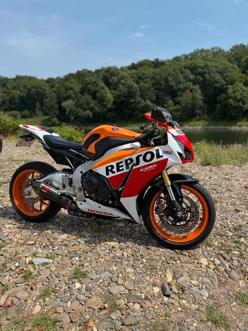 Honda cbr 1000rr beschikbaar voor biedingen