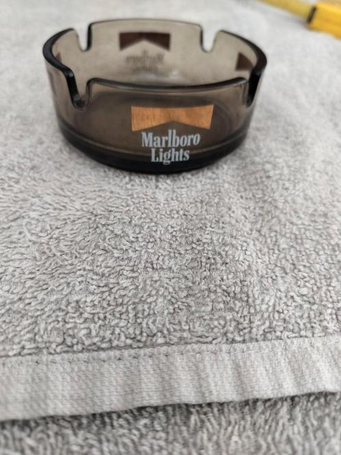 Retro/vintage Marlboro lights asbak, Verzamelen, Rookartikelen, Aanstekers en Luciferdoosjes, Zo goed als nieuw, Asbak, Ophalen of Verzenden