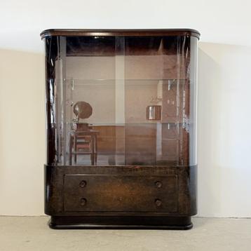 Highboard vitrine in chique Art Deco stijl beschikbaar voor biedingen
