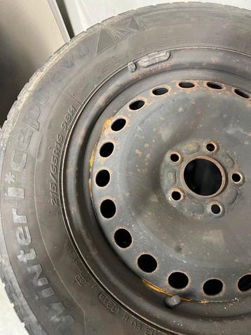 Stalen velg met winterbanden 4 stuks beschikbaar voor biedingen