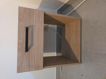 Nacht kasten / lampen  beschikbaar voor biedingen