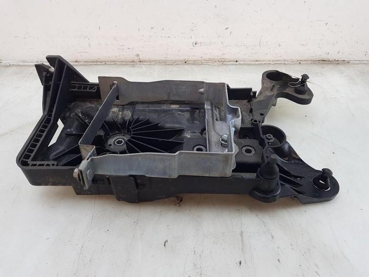 BAC A BATTERIE Volkswagen Golf VIII (CD1) (|5WA915331|), Autos : Pièces & Accessoires, Batteries & Accessoires, Volkswagen, Utilisé