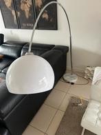 Grote staanlamp wit met marmer voet, Huis en Inrichting, Lampen | Vloerlampen, Ophalen, Zo goed als nieuw