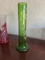 antieke hoge Moser groene glazen vaas, Antiek en Kunst, Ophalen