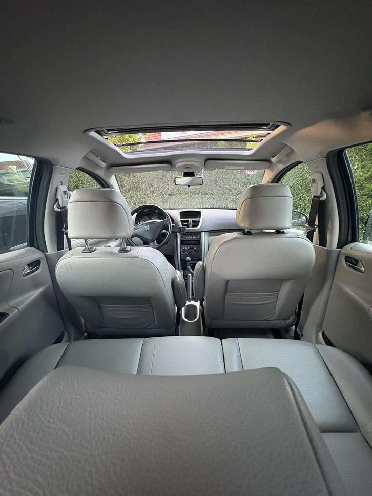 Peugeot 207 Essence – Roule parfaitement – Carte grise NL, Auto's, Peugeot, Particulier, Lederen bekleding, Benzine, Euro 4, Berline