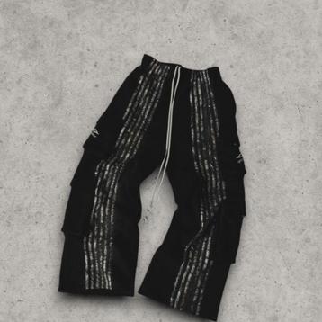 Black pants beschikbaar voor biedingen