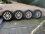 complete set winterbanden TOYOTA RAV 4 model 2017, Auto-onderdelen, Banden en Velgen, Ophalen, Gebruikt, Banden en Velgen, 17 inch