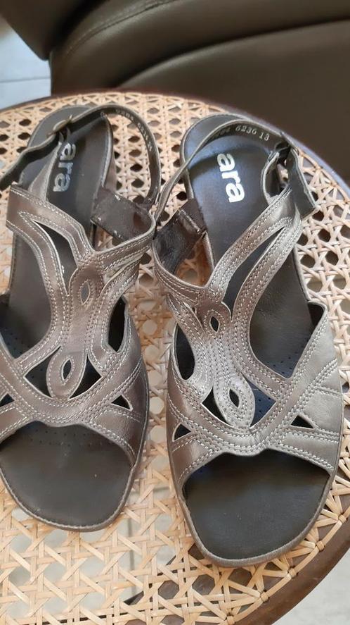 Ara luftpolster sandalen 39 als nieuw stone taupe, Kleding | Dames, Schoenen, Zo goed als nieuw, Sandalen of Muiltjes, Bruin, Ophalen of Verzenden