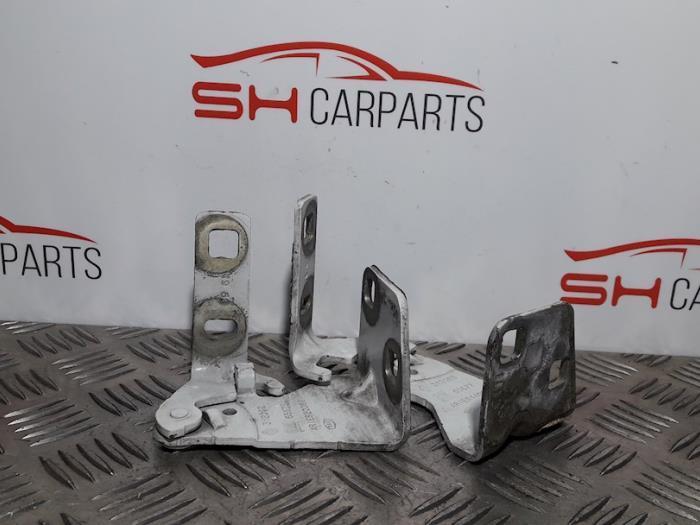 Motorkap Scharnier van een Opel Vivaro, Auto-onderdelen, Overige Auto-onderdelen, Opel, Gebruikt, 3 maanden garantie, Ophalen of Verzenden