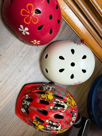3 Casques velo enfant à donner beschikbaar voor biedingen