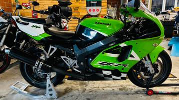 Mooie Kawasaki zx7r 750 ninja •2003•11.900 km beschikbaar voor biedingen